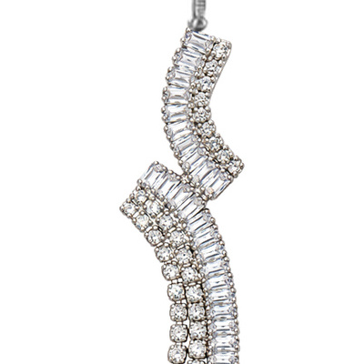 Curved Veil — Silver Tone: cropped detail 1 of the ornament from the supplied photograph; U-shaped clip excluded